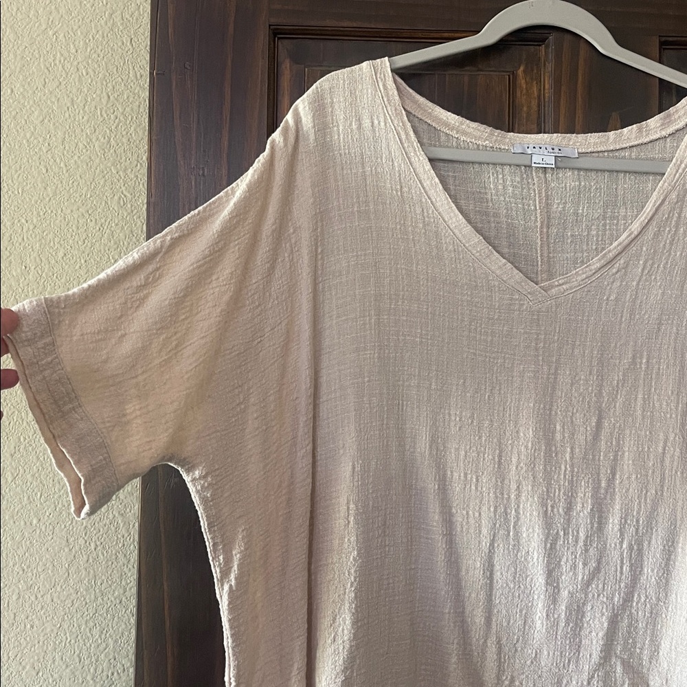 FAVLUX Lightweight V-Neck Tunic in Cream - Picture 2 of 4
